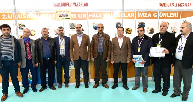 Başkan Çiftçi Şanlıurfalı Yazarların İmza Gününe Katıldı