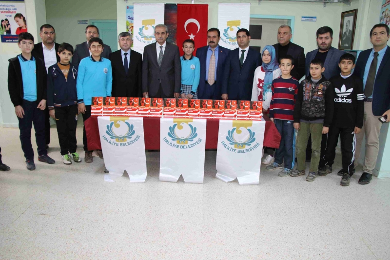 Başkan Demirkol, Eğitimin Her Alanında Öğrencilere Destek Sağlıyor