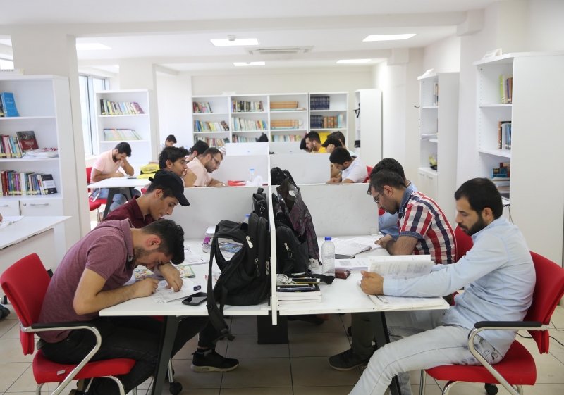 Başkan Demirkol Gençlerin Geleceğine Katkılar Sağlıyor