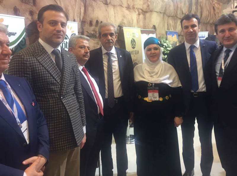 Başkan Demirkol Haliliyeyi EMITT fuarında tanıtıyor