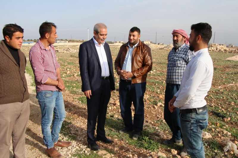 Başkan Demirkol, Pazar Mesaisinde Kırsal Mahalleleri Ziyaret Etti