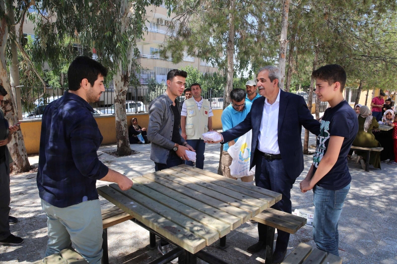 Başkan Demirkol Sınava Giren Öğrencileri Unutmadı
