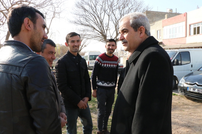 BAŞKAN DEMİRKOL, SIRRIN MAHALLESİNDE ESNAF VE VATANDAŞLARLA BULUŞTU