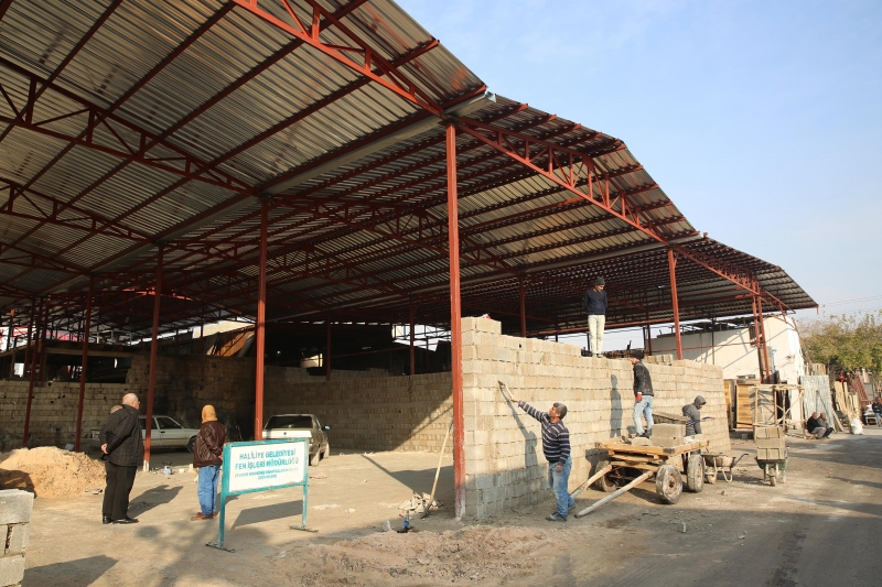 Başkan Demirkol'a İşyerleri Yapılan Odoncu Pazarı Esnafı Teşekkür Etti