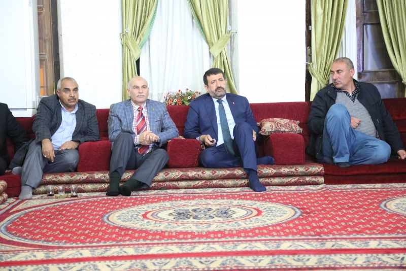 BAŞKAN EKİNCİ, EYÜP PEYGAMBER CADDESİ ESNAFIYLA BİR ARAYA GELDİ .