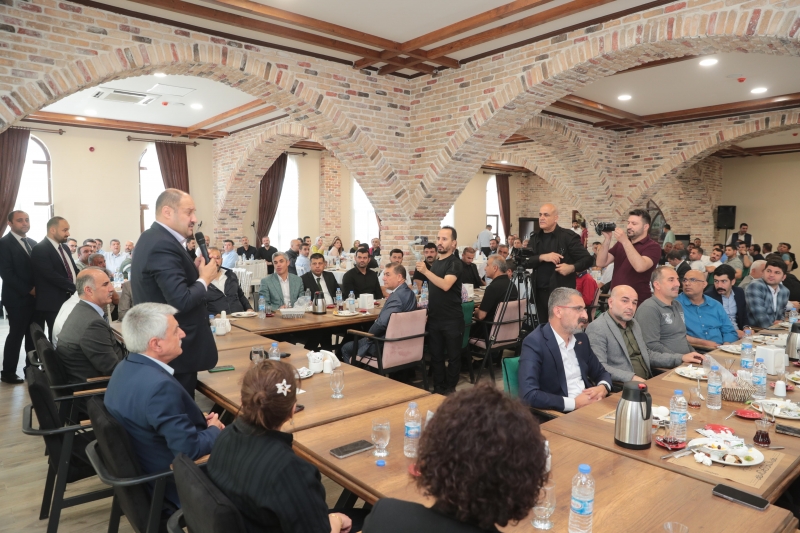 BAŞKAN GÜLPINAR, 1 MAYIS’I İŞÇİLERLE KUTLADI