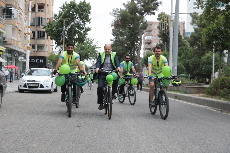 BAŞKAN GÜLPINAR FARKINDALIK İÇİN PEDAL ÇEVİRDİ