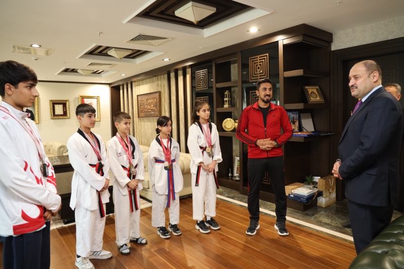 BAŞKAN GÜLPINAR, GENÇ SPORCULARLA BULUŞTU