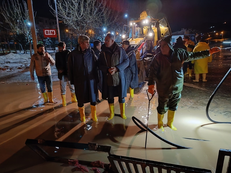 Başkan Kuş ve Ekibi 24 Saat Sahada