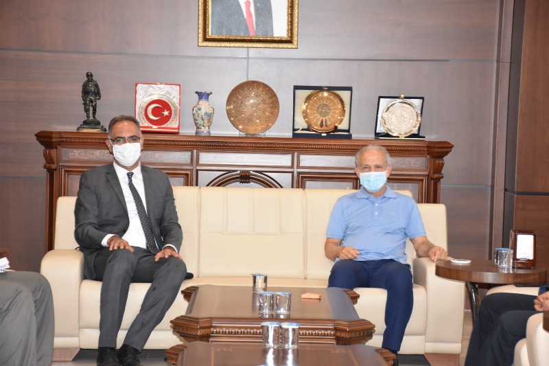 BAŞKAN KUŞ VE REKTÖR ÇELİK,  SON YILLARIN EN ÖNEMLİ PROTOKOLÜNÜ İMZALADI.