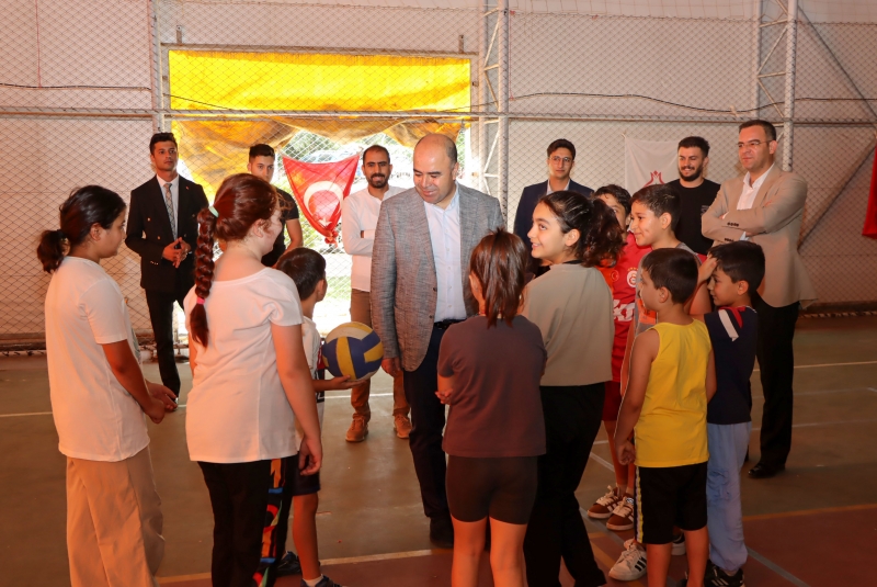 BAŞKAN NİHAT ÇİFTÇİ: “3 BİN 500 GENCİMİZE SPOR KURSU HİZMETİ VERİYORUZ”