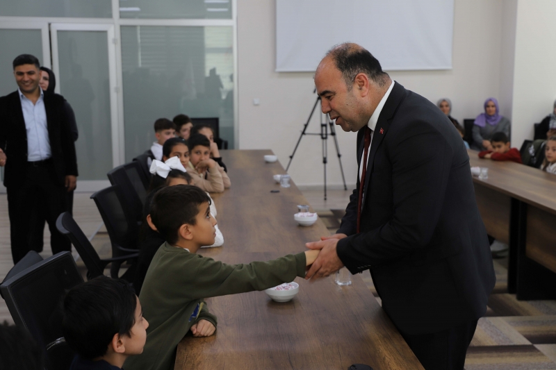 BAŞKAN NİHAT ÇİFTÇİ GENÇLİK VE ÇOCUK MECLİSİYLE BULUŞTU