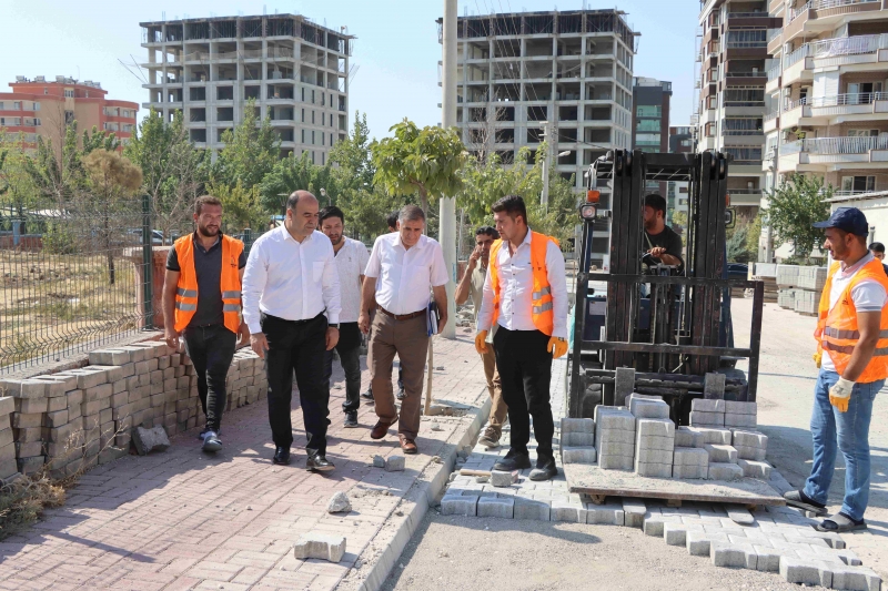 BAŞKAN NİHAT ÇİFTÇİ: “İLÇEDE ALTYAPI EKSİĞİNİN TAMAMLANMASI İÇİN UĞRAŞIYORUZ”