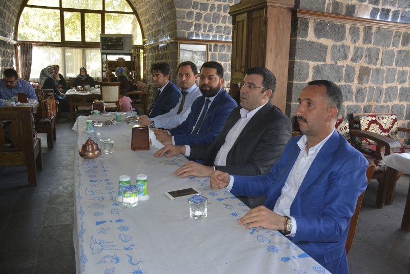 Başkan Yılmaz din görevlileriyle yemekte bir araya geldi