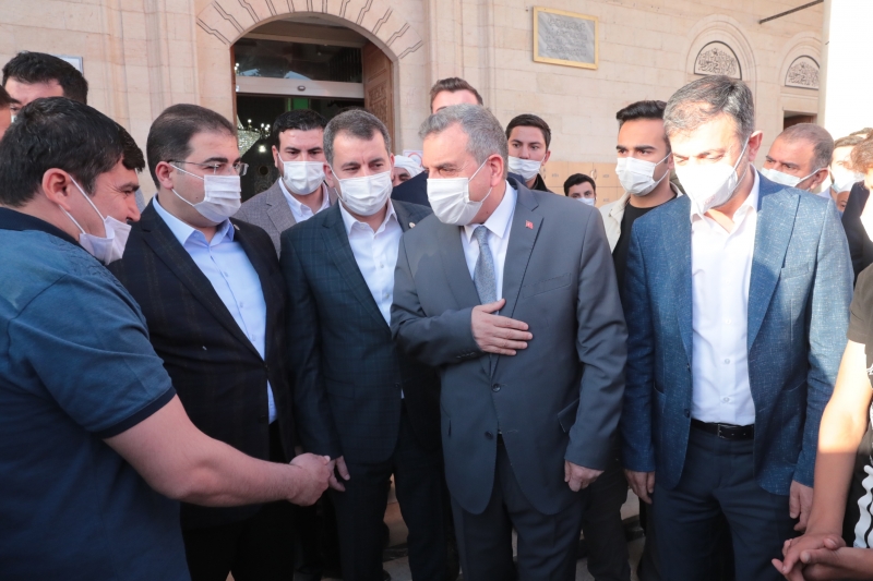 Başkanlar bayram namazında bir araya geldi