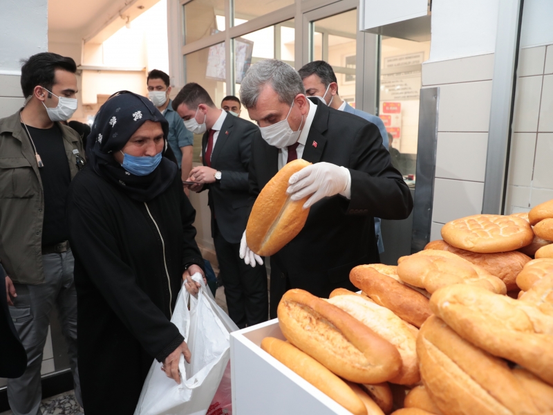 BAŞKANLARDAN İFTAR ÖNCESİ AŞEVİNE ZİYARET