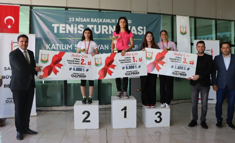 BAŞKANLIK KUPASI KORT TENİSİ TURNUVASINDA ÖDÜLLER SAHİPLERİNİ BULDU