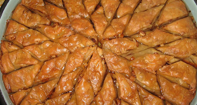 Bayramda kalorili yiyeceklere dikkat!