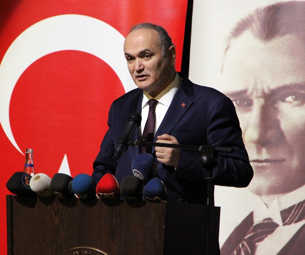 Bakan Özlü, ″Dünya markası bir otomobil olacak″