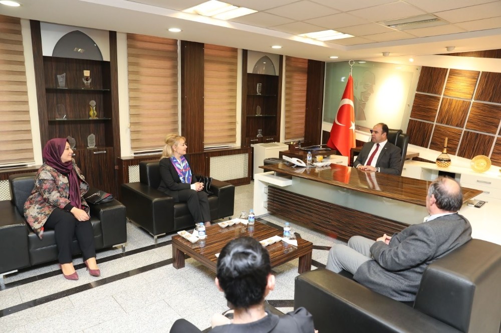 Demet Sabancı’dan Büyükşehir Belediyesine ziyaret