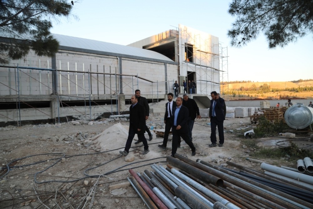 Olimpik yüzme havuzları inşaatında çalışmalar son sürat