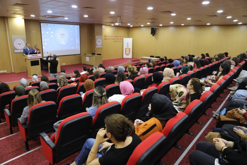 Bebeğe İlk Eli Değen Ebeler Eğitime Alındı.