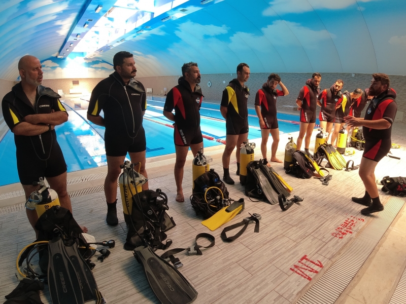 BELEDİYE PERSONELLERİNE TÜPLÜ DALIŞ EĞİTİMİ VERİLDİ