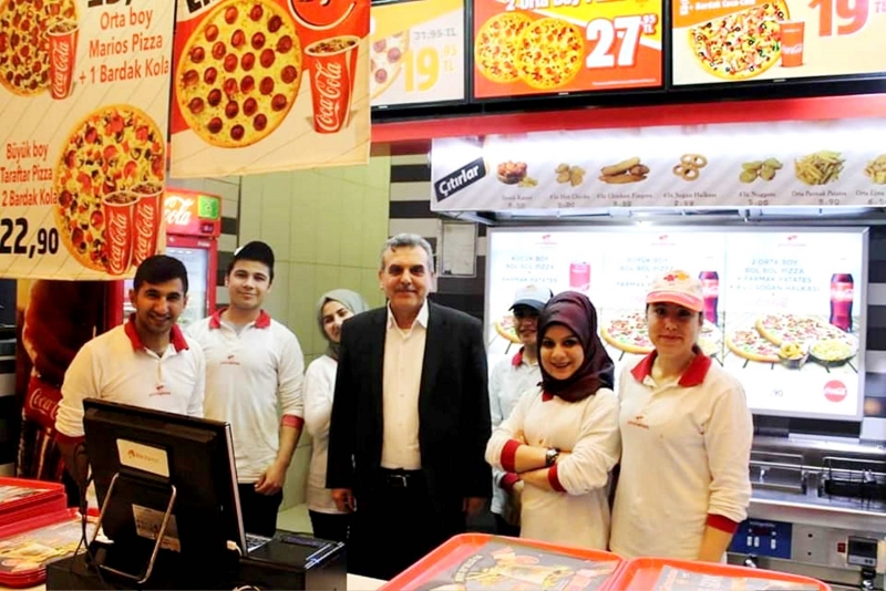 Beyazgül'e Esnaf ve Gençlerden sevgi seli