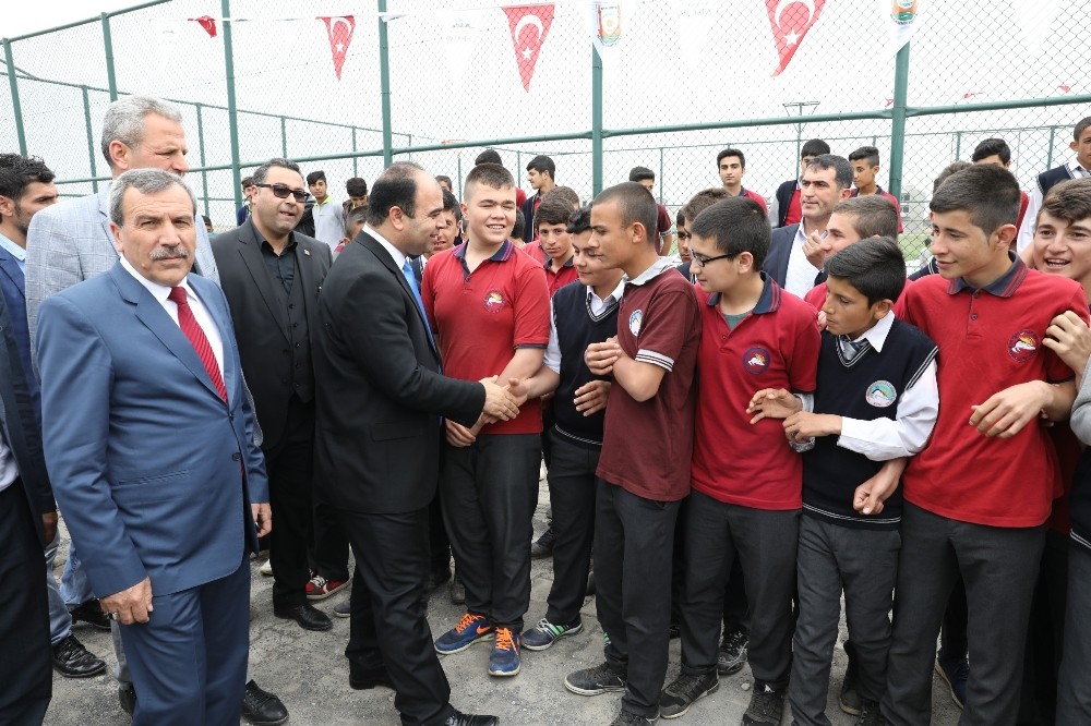 Viranşehirli gençler spor sahasına kavuştu