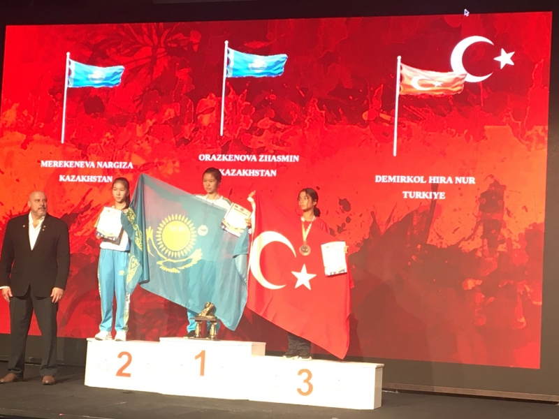 BİLEK GÜREŞİNDE BÜYÜKŞEHİR ÖDÜLE DOYMUYOR