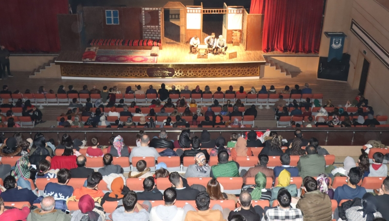BİR ZAMANLAR URFA OYUNU SAHNELENDİ