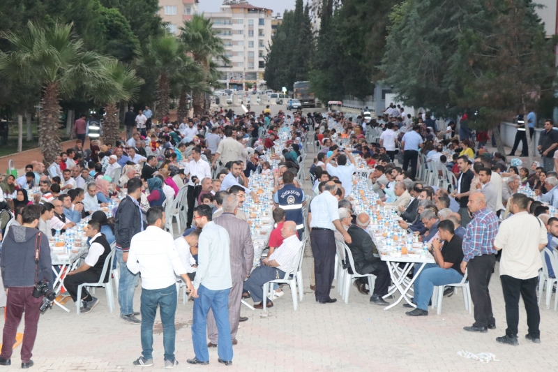 Birecikliler Büyükşehirin Kardeşlik Sofrasında Buluştu