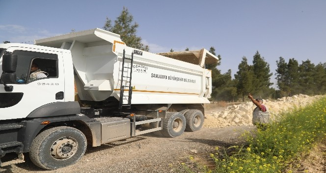 Birecik’te yol çalışmaları devam ediyor