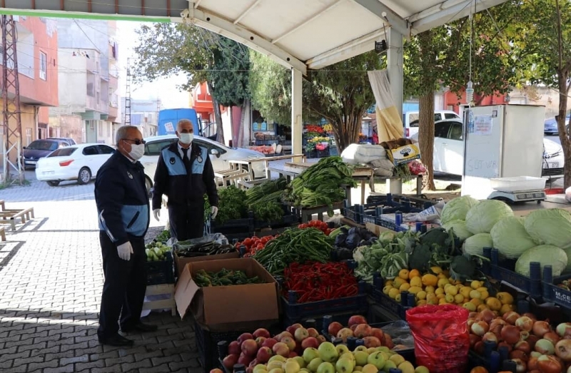 Bozova Belediyesi zabıta ekipleri denetimlere devam ediyor.