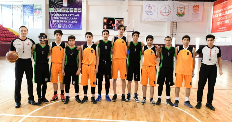 BÜYÜKŞEHİR BELEDİYESİ SPOR TURNUVASI DEVAM EDİYOR