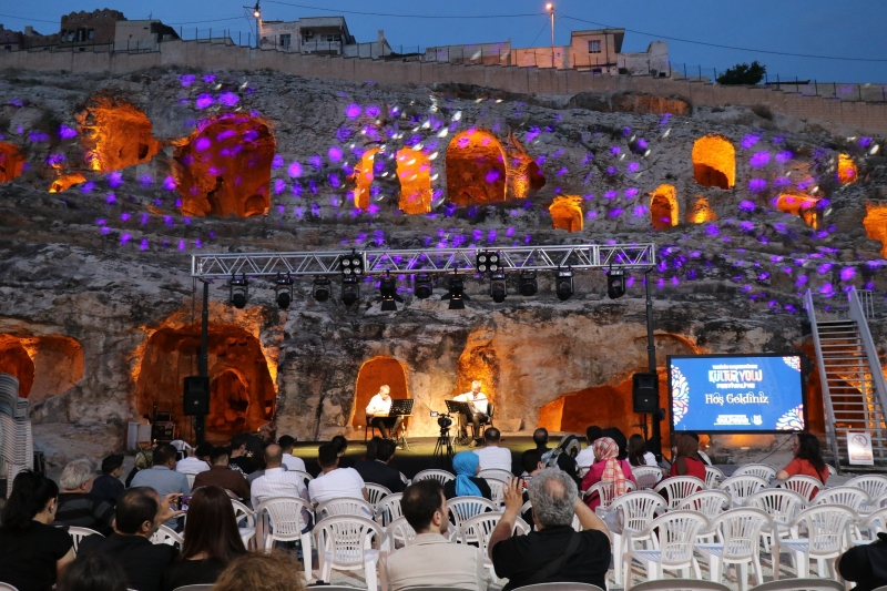 BÜYÜKŞEHİR BELEDİYESİ’NDEN İKİ MIZRAP BİR SES KONSERİ