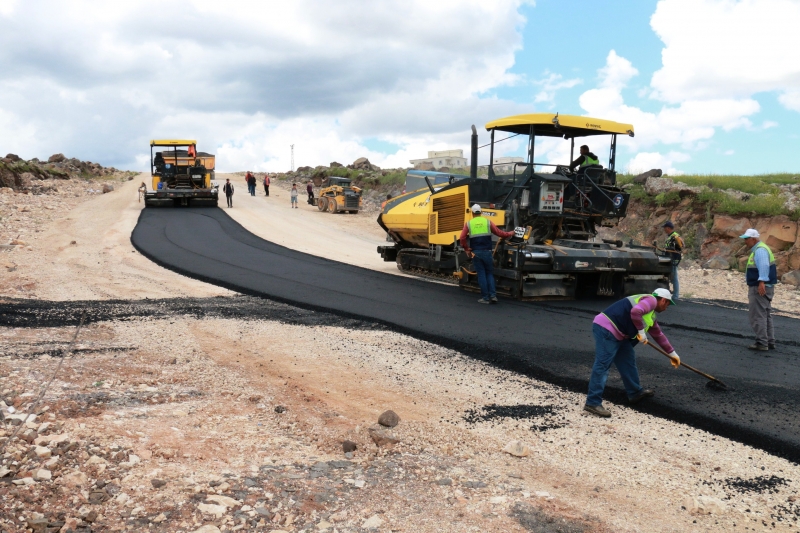 Büyükşehir Belediyesi Asfalt Sezonunu Başlattı
