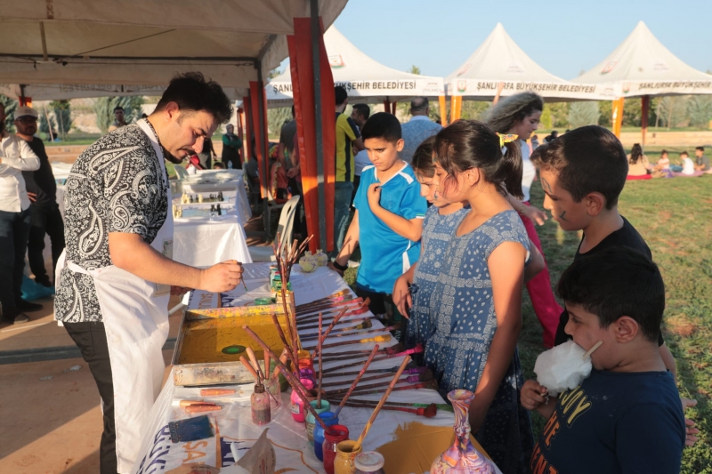 BÜYÜKŞEHİR BELEDİYESİNDEN ‘’GÖKYÜZÜNDE SÜZÜLEN MEZEPOTAMYA HİKAYESİ’’ UÇURTMA ŞENLİĞİ