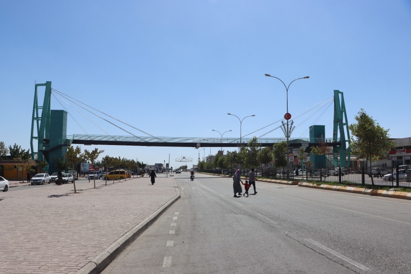 BÜYÜKŞEHİR BELEDİYESİNDEN HASTANE ÖNÜNE ASANSÖRLÜ ÜST GEÇİT