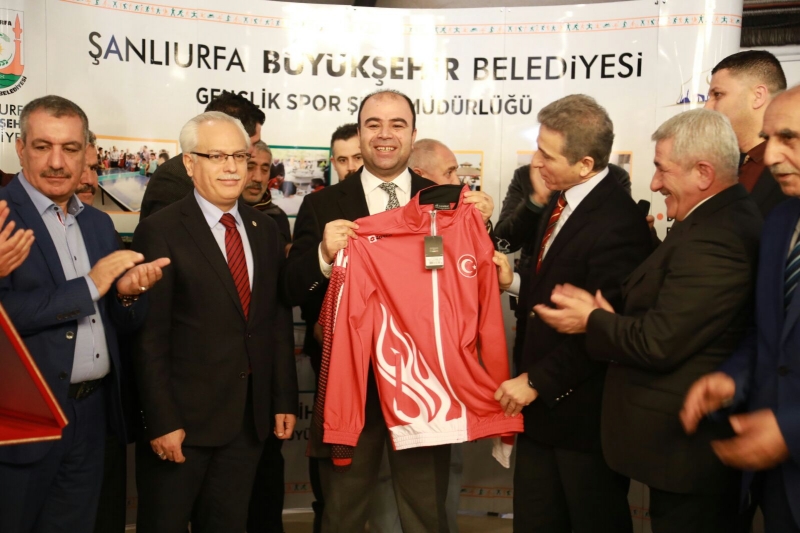 BÜYÜKŞEHİR BELEDİYESİ'NDEN AMATÖR KULÜPLERE DESTEK