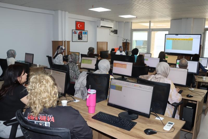 BÜYÜKŞEHİR, BİLGİSAYAR OPERATÖRLÜĞÜ VE KLAVYE KURSU BAŞLATTI