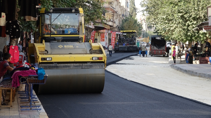 BÜYÜKŞEHİR BOSTANCILAR CADDESİNİ ASFALTLA BULUŞTURDU
