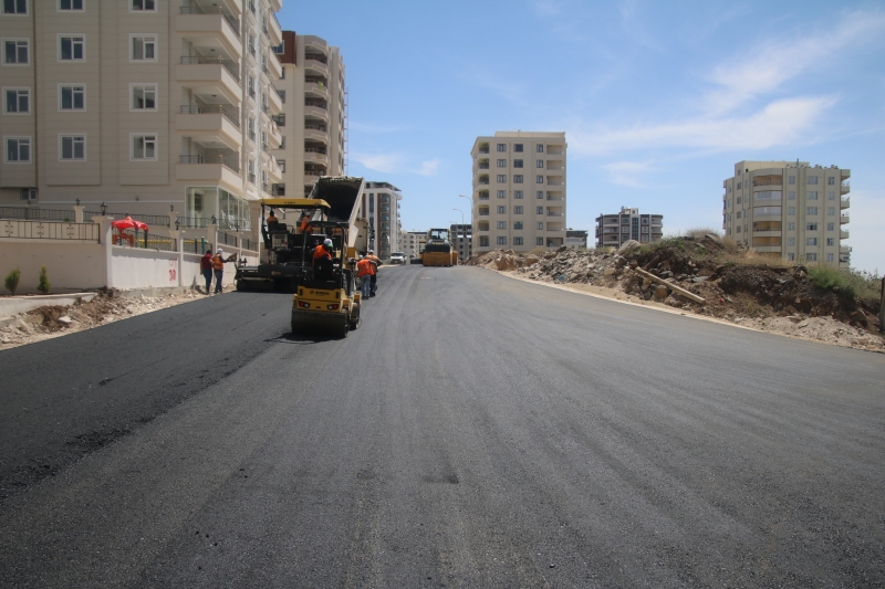 Büyükşehir Ekiplerinin Ramazanda Asfalt Mesaisi