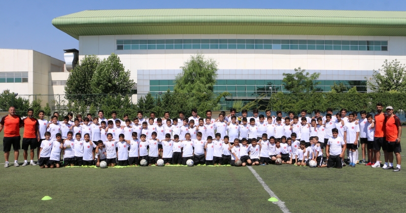 Büyükşehir Futbol Yaz Okulu’na Yoğun İlgi