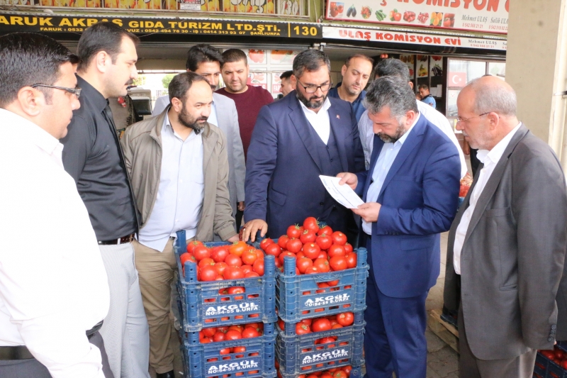 Büyükşehir Hal Pazarında Fiyatları Denetledi