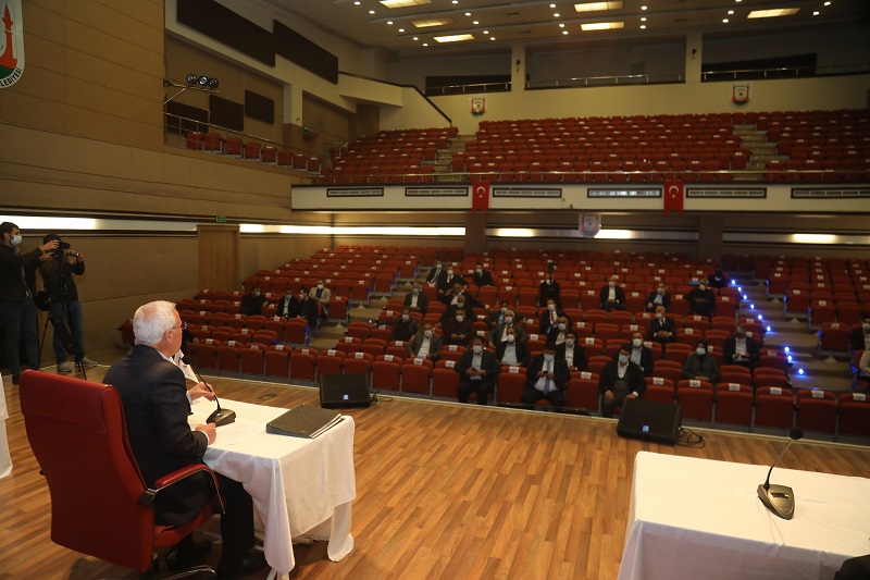 BÜYÜKŞEHİR MECLİSİNDE GÜNDEM TRAMBÜS OLDU