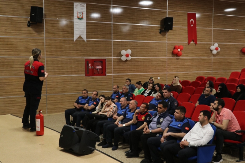 BÜYÜKŞEHİR PERSONELİNE "YANGIN ÖNLEME TEDBİRLERİ" KONULU EĞİTİM