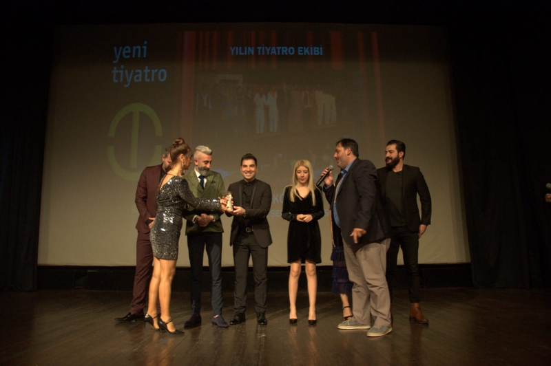 BÜYÜKŞEHİR ŞEHİR TİYATROSUNDAN ÖDÜL ÜSTÜNE ÖDÜL