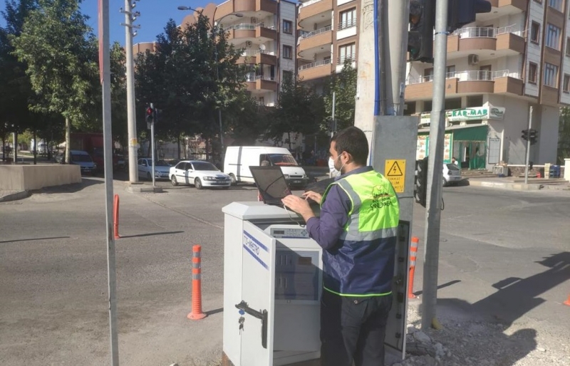 BÜYÜKŞEHİR SİNYALİZE KAVŞAK SAYISINI 80'E ÇIKARDI