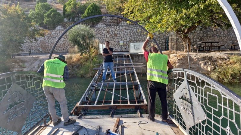 BÜYÜKŞEHİR, YÜZER KÖPRÜDE ONARIM ÇALIŞMALARINA BAŞLADI